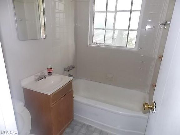 3rd image of 441 Kenwood Dr #N2