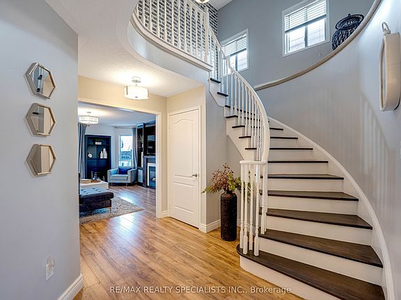3rd image of 7 Banington Cres