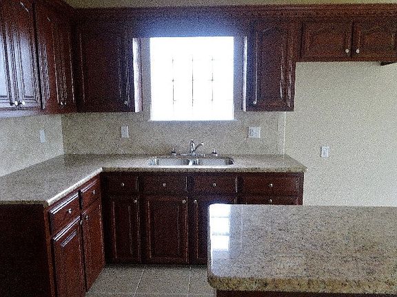 4th image of 3305 Legacy Ln
