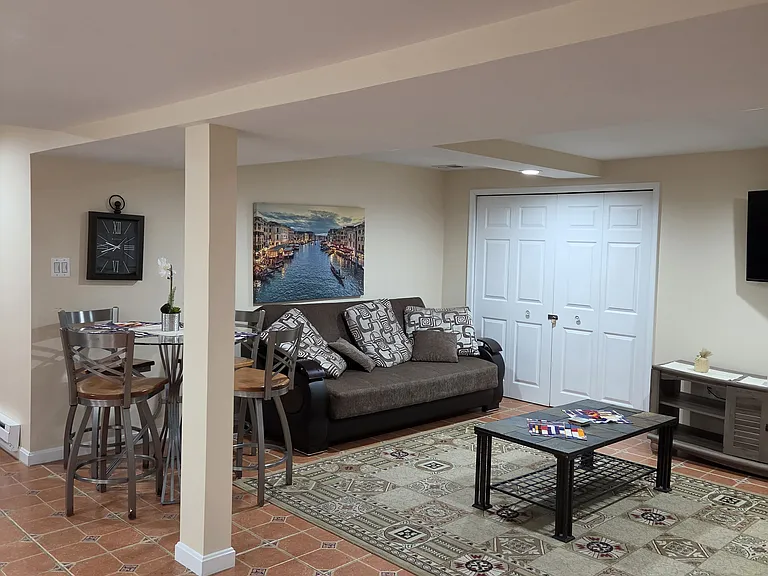 15816 Wayne Ave — Photo 2