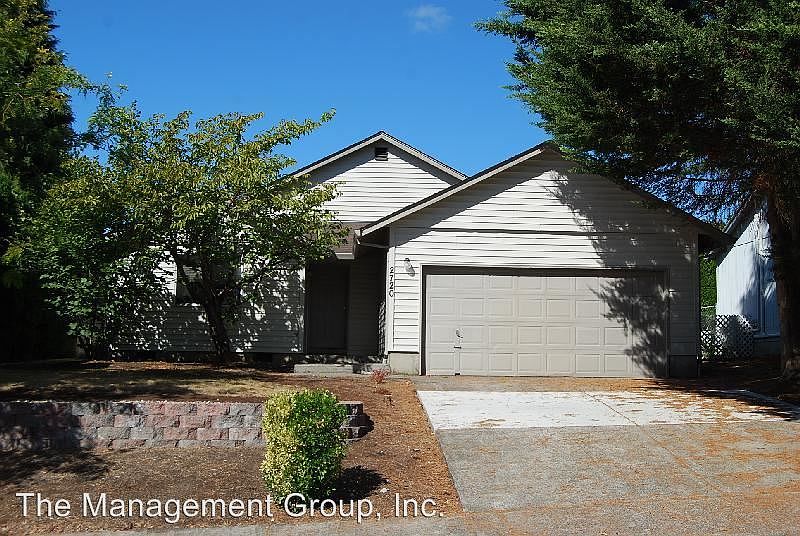 1st image of 2720 NE 84th St