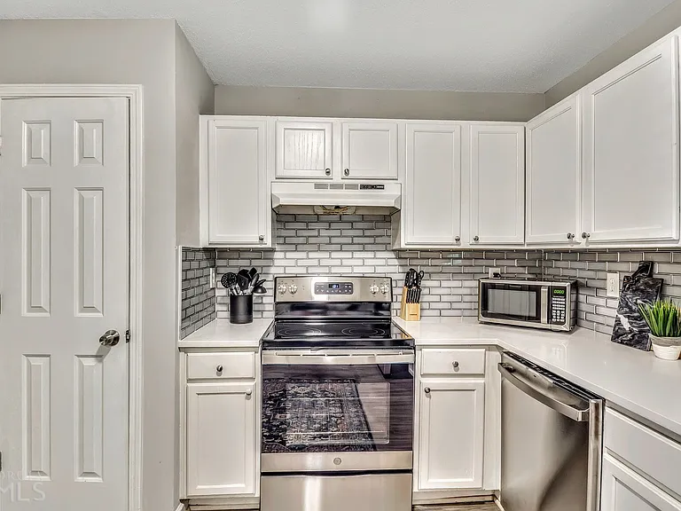 7269 Crestside Dr — Photo 9