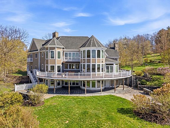 2nd image of 68 Prospect Hill Rd