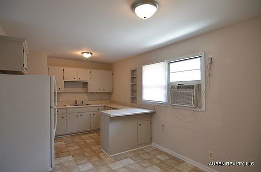 2nd image of 3334 Karian Dr