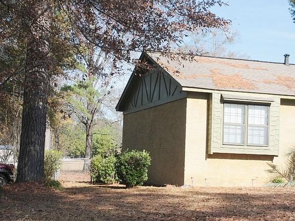 3rd image of 1640 Wakefield Dr