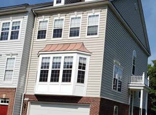4090 River Forth Dr, Fairfax, VA 22030