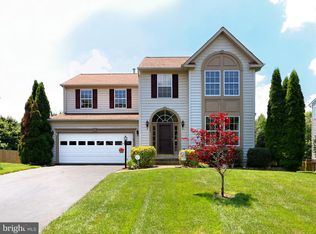5945 Tapestry Dr, Woodbridge, VA 22193