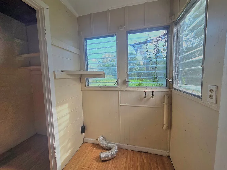 2248 Weber St — Photo 7