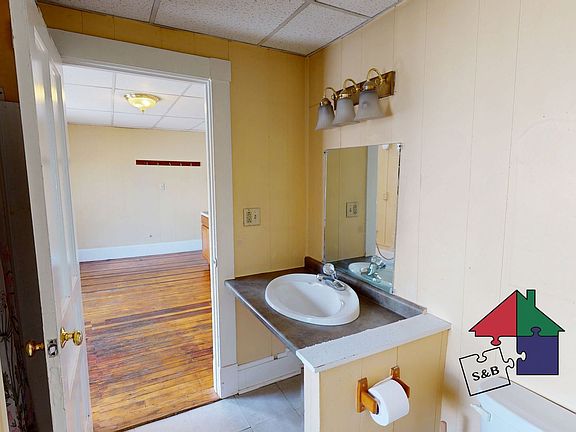 3rd image of 235 Elm St #2C