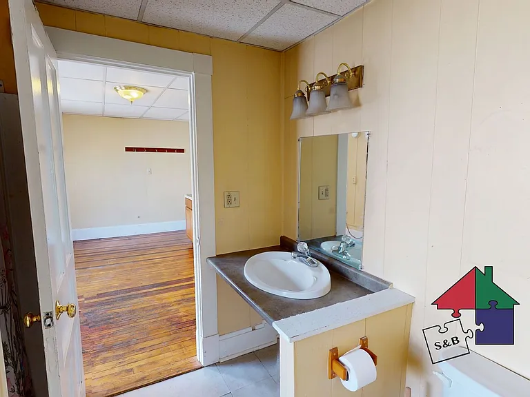 235 Elm St — Photo 3