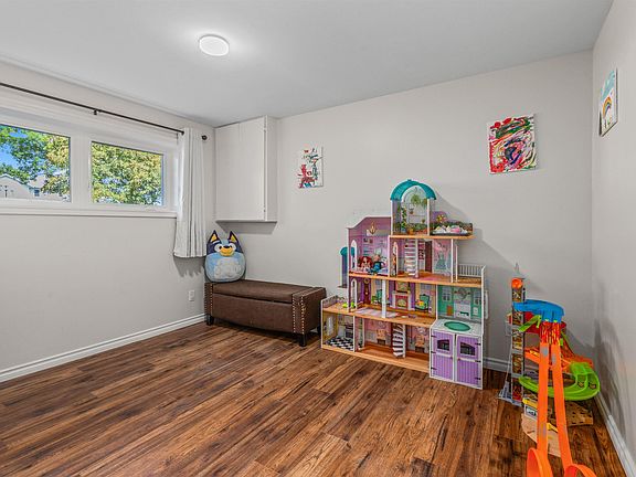 5th image of 13 Westpark Ct