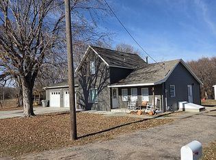 106 E Kansas St, Cairo, NE 68824