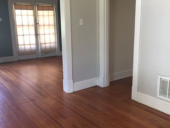 3rd image of 506 Sussex St