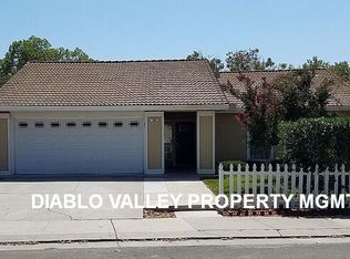 560 Magnolia Ln, Tracy, CA 95376