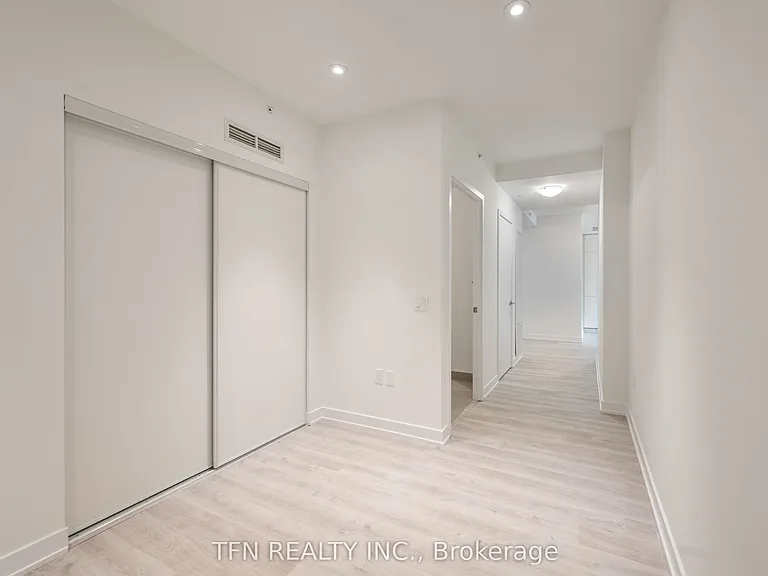 15 Richardson St #612 — Photo 14