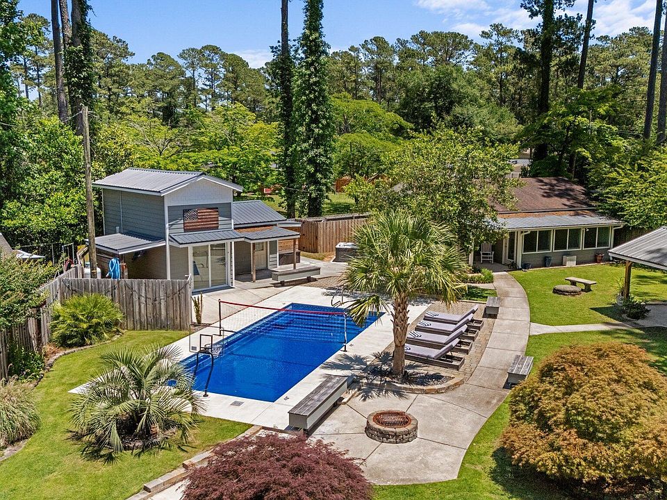 1st image of 621 Decatur Drive