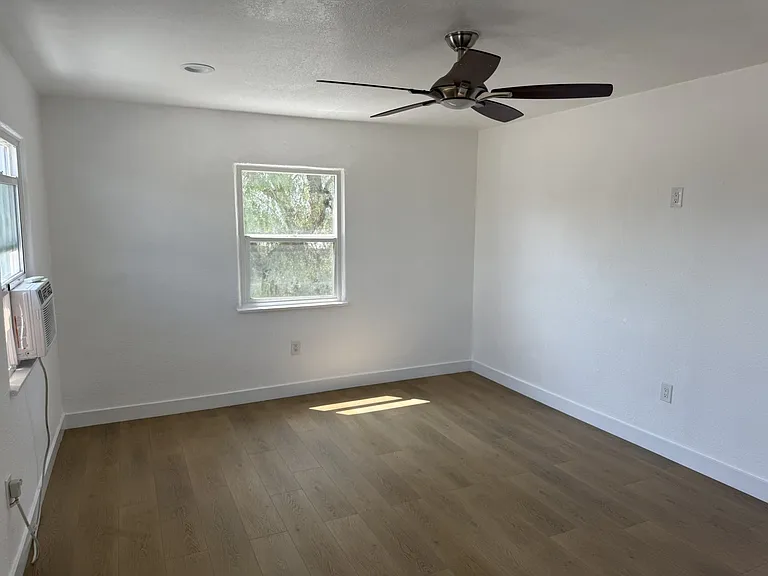 345 N Occidental Blvd — Photo 9