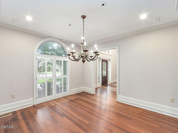 5th image of 46 Southwind Dr