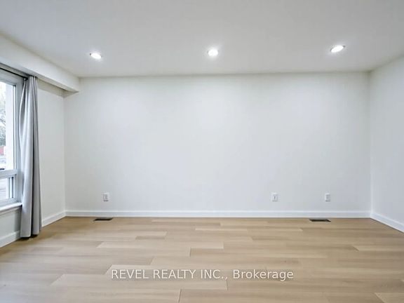 5th image of 44 Parkside Dr