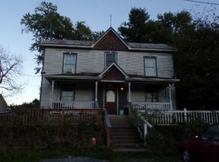 104 N 1st St, Shenandoah, VA 22849