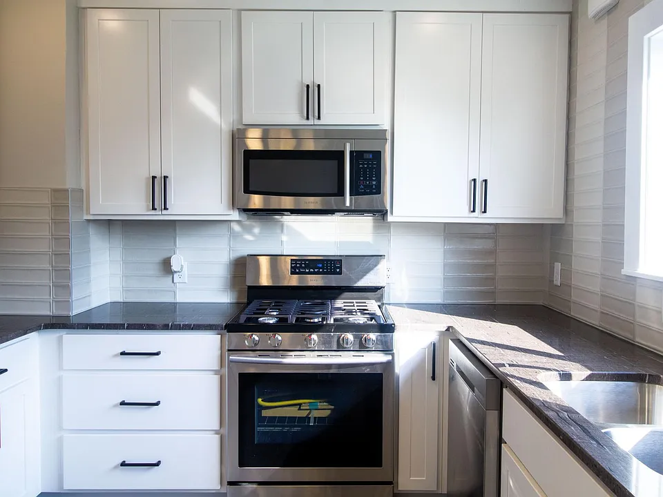 218 Commonwealth Ave #1
