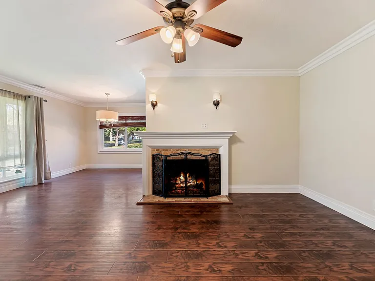 4570 Emerson St — Photo 15