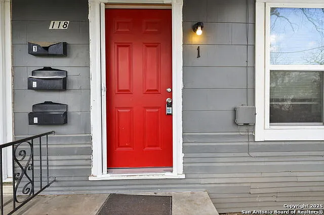 1 bed, 1.0 bath, 1846 sqft, $900 — Photo 2