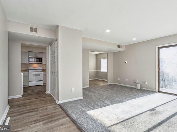 5th image of 10627 Provincial Dr APT C