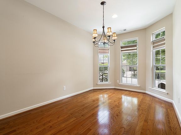 4th image of 505 Reach Dr