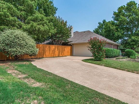 3rd image of 1500 Mission Hills Ln