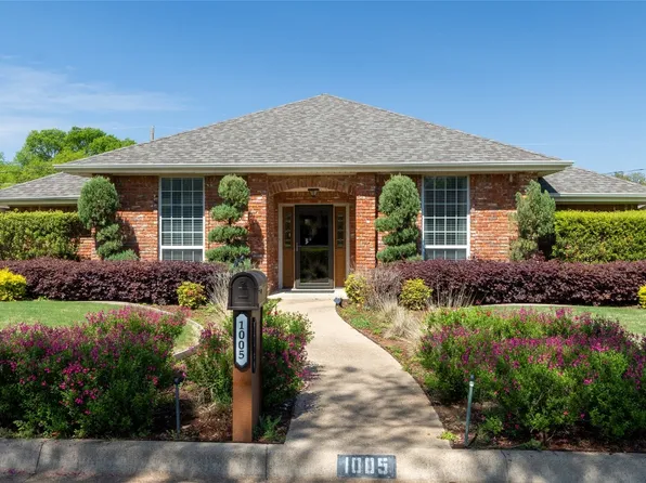 1005 De Pauw Dr, Arlington, TX 76012