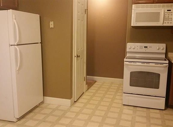 2nd image of 120 Heritage Ln #215