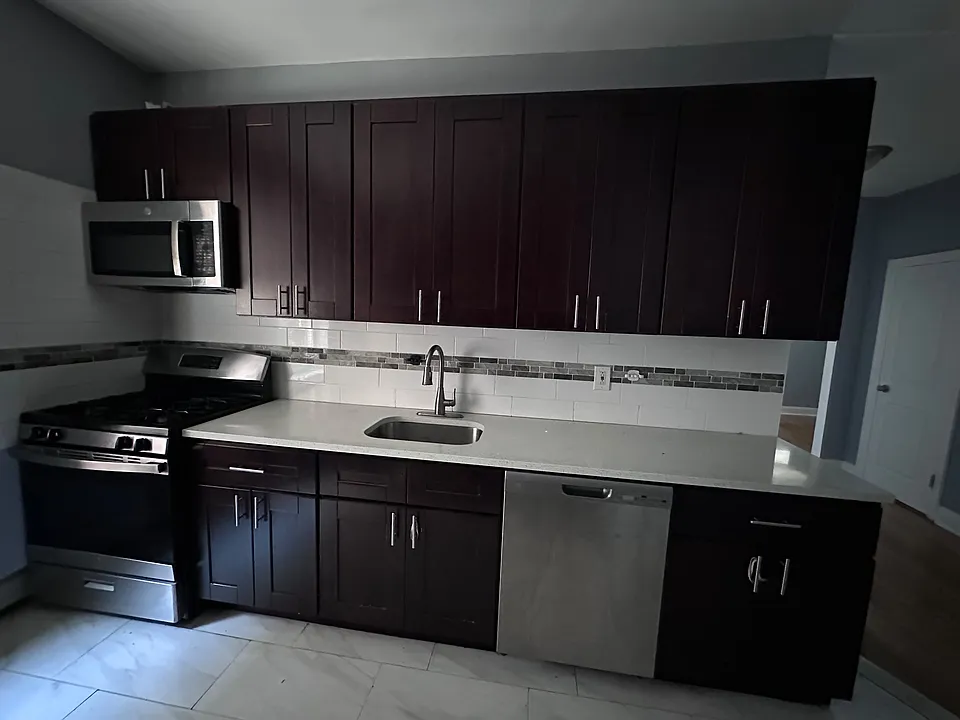 14 Kensington Ave #34E
