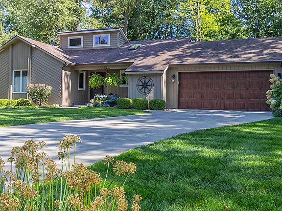 2nd image of 31 Forest Hills Dr