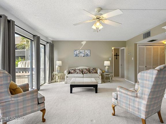 2nd image of 156 Lanai Vlg #Q