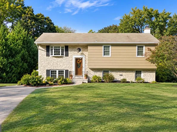 1618 Colony Rd, Pasadena, MD 21122