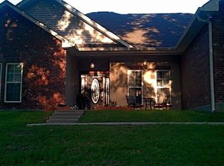 42 Bay Meadows Dr, Carriere, MS 39426
