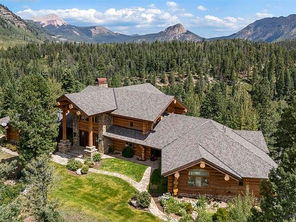 3rd image of 464 Pinnacle View Drive