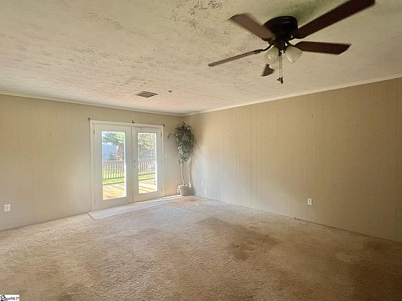 4th image of 11 Berea Forest Cir