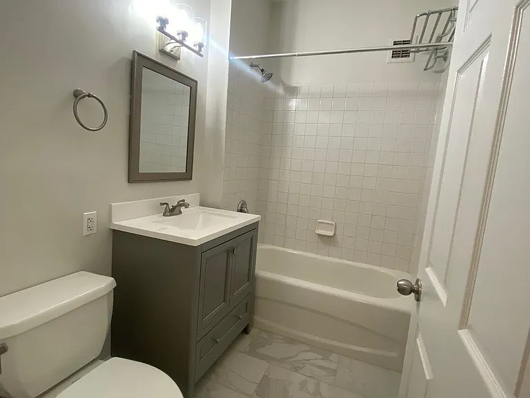 20 2nd St #2511 — Photo 11
