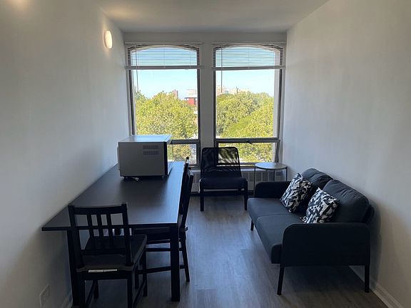 2nd image of 1401 E 55th St #701S