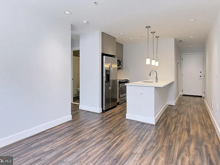 1111 Orren St NE #101 — Photo 8
