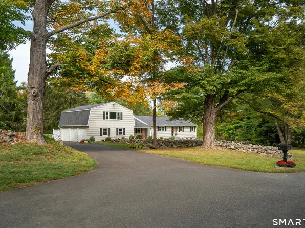 3 Grand Place, Newtown, CT 06470