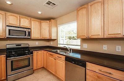 5th image of 2752 Sandalwood Ave