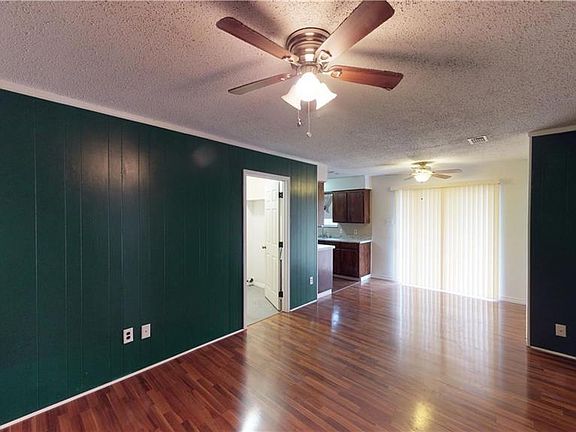 3rd image of 1610 Bogarte Dr