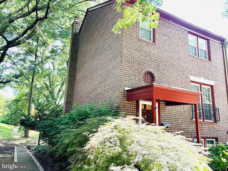 11741 N Shore Dr — Photo 14