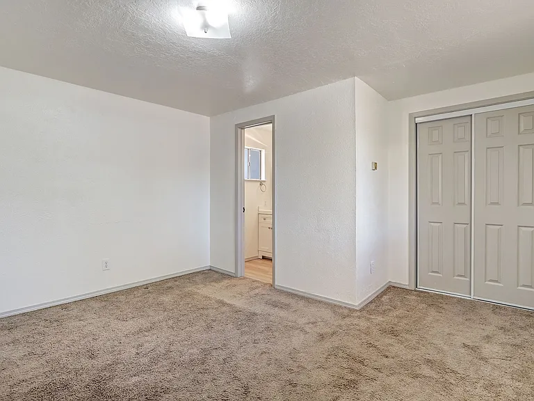 1 bed, 2.0 bath, 842 sqft, $1,299 — Photo 12