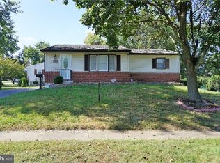 2 Dunsinane Dr, New Castle, DE 19720
