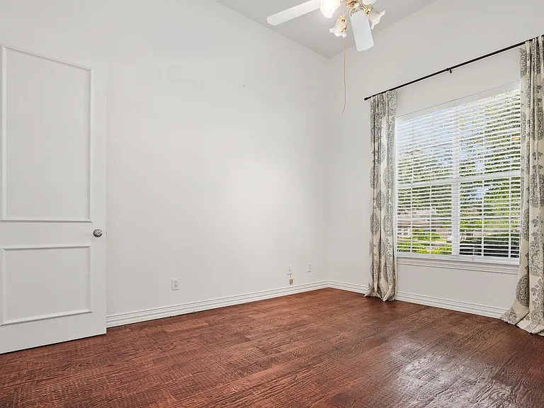 1125 Longford Cir — Photo 35