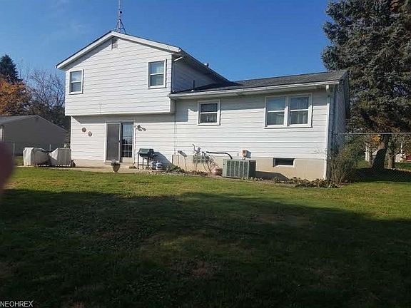 4th image of 2544 Earl St